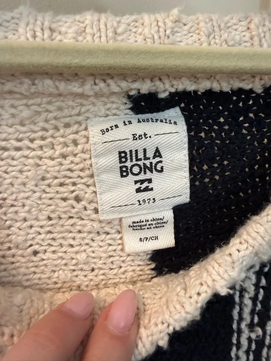 Billabong Black & Cream Striped Sweater in Size S - Picture 9 of 12